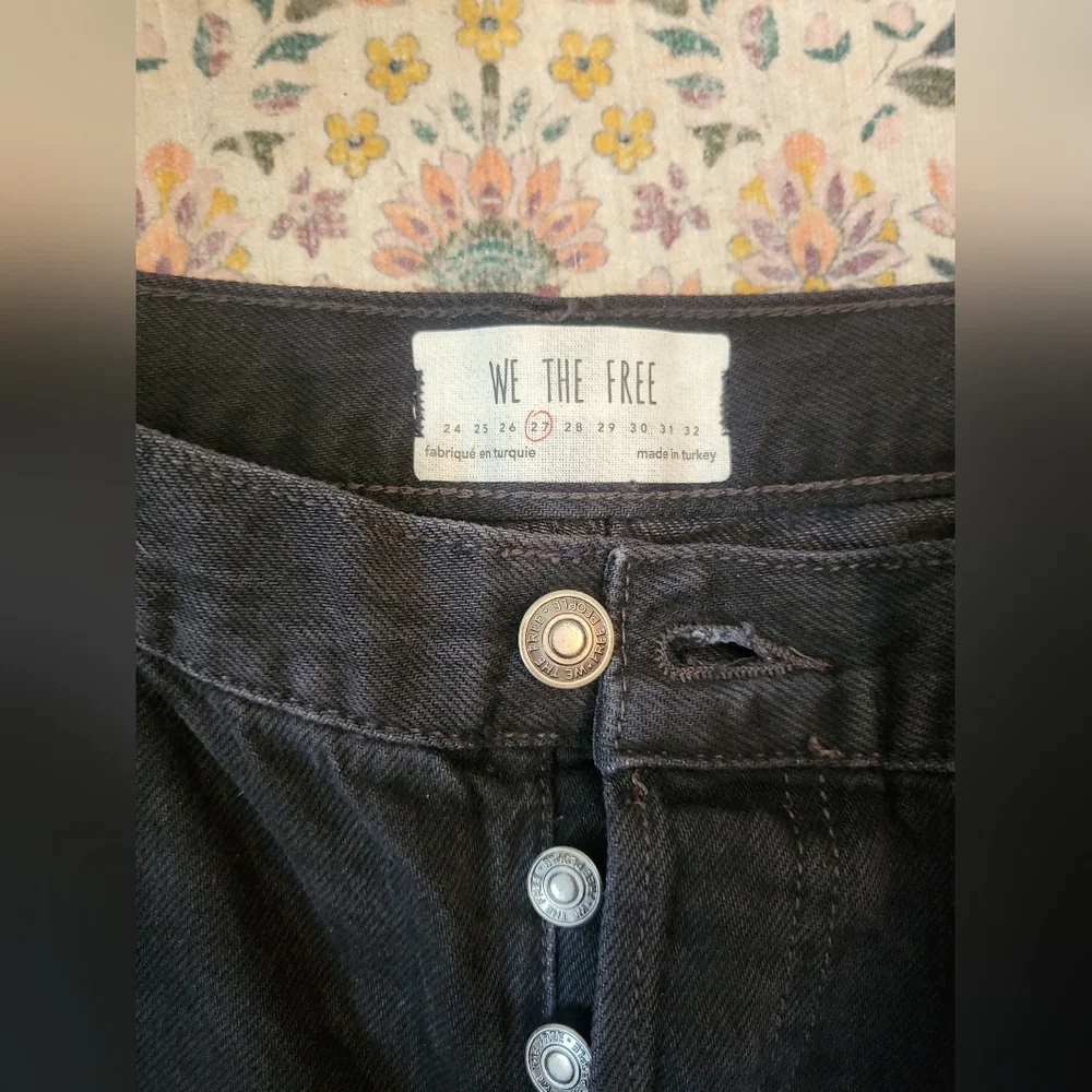 FREE PEOPLE Maggie Mid-Rise Straight Leg Jean Size 27 Destroyed Hem Black Denim